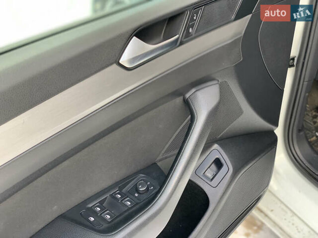 Білий Фольксваген Пассат, об'ємом двигуна 1.97 л та пробігом 229 тис. км за 12500 $, фото 12 на Automoto.ua