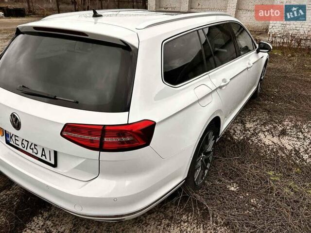 Белый Фольксваген Пассат, объемом двигателя 1.97 л и пробегом 137 тыс. км за 21000 $, фото 4 на Automoto.ua