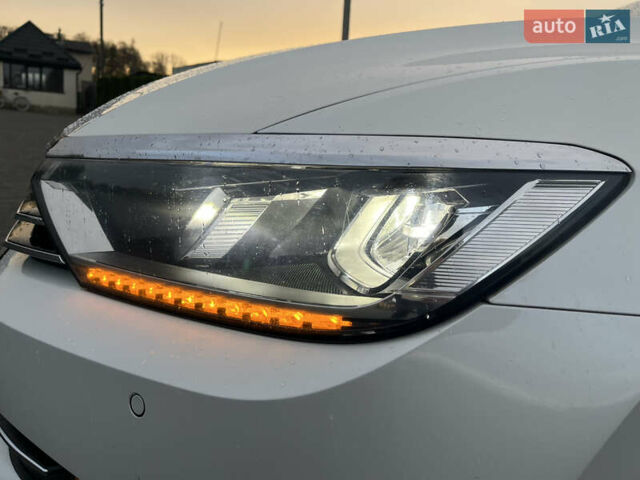 Белый Фольксваген Пассат, объемом двигателя 1.97 л и пробегом 267 тыс. км за 17890 $, фото 48 на Automoto.ua