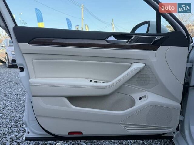 Белый Фольксваген Пассат, объемом двигателя 1.97 л и пробегом 235 тыс. км за 17500 $, фото 14 на Automoto.ua