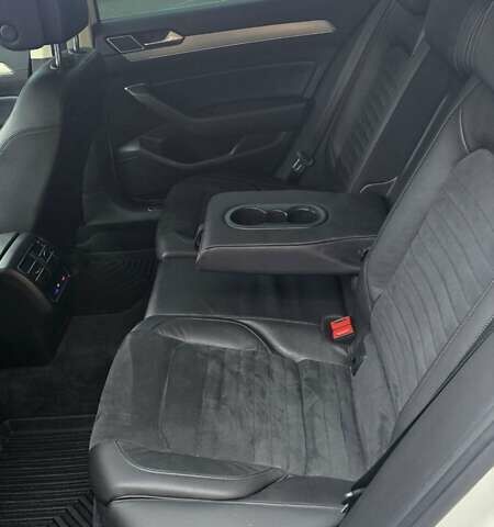 Белый Фольксваген Пассат, объемом двигателя 1.97 л и пробегом 223 тыс. км за 18290 $, фото 21 на Automoto.ua