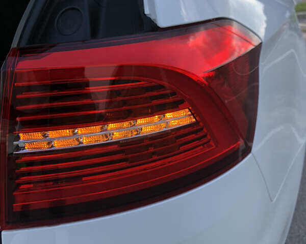 Белый Фольксваген Пассат, объемом двигателя 2 л и пробегом 212 тыс. км за 19500 $, фото 34 на Automoto.ua