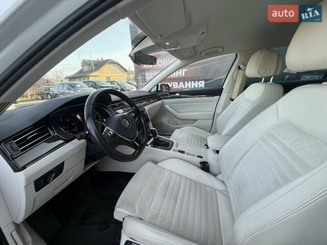 Белый Фольксваген Пассат, объемом двигателя 1.97 л и пробегом 235 тыс. км за 17500 $, фото 20 на Automoto.ua
