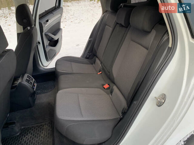 Білий Фольксваген Пассат, об'ємом двигуна 1.97 л та пробігом 229 тис. км за 12500 $, фото 21 на Automoto.ua