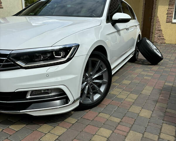 Белый Фольксваген Пассат, объемом двигателя 2 л и пробегом 212 тыс. км за 19500 $, фото 62 на Automoto.ua