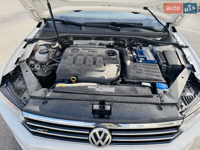 Белый Фольксваген Пассат, объемом двигателя 1.97 л и пробегом 275 тыс. км за 16499 $, фото 41 на Automoto.ua