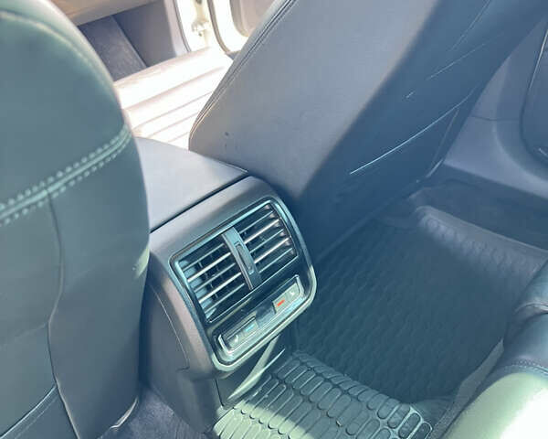 Белый Фольксваген Пассат, объемом двигателя 2 л и пробегом 205 тыс. км за 22200 $, фото 30 на Automoto.ua