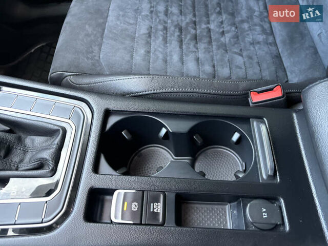 Белый Фольксваген Пассат, объемом двигателя 1.97 л и пробегом 269 тыс. км за 17890 $, фото 77 на Automoto.ua