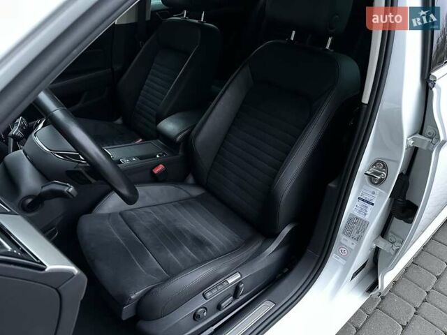 Білий Фольксваген Пассат, об'ємом двигуна 1.97 л та пробігом 239 тис. км за 19500 $, фото 43 на Automoto.ua