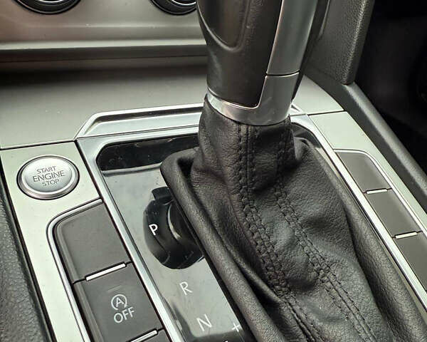 Белый Фольксваген Пассат, объемом двигателя 1.97 л и пробегом 188 тыс. км за 17550 $, фото 35 на Automoto.ua