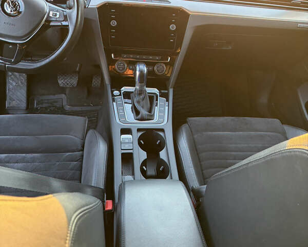 Белый Фольксваген Пассат, объемом двигателя 1.4 л и пробегом 200 тыс. км за 19000 $, фото 13 на Automoto.ua