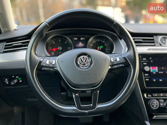 Белый Фольксваген Пассат, объемом двигателя 1.97 л и пробегом 205 тыс. км за 17500 $, фото 10 на Automoto.ua