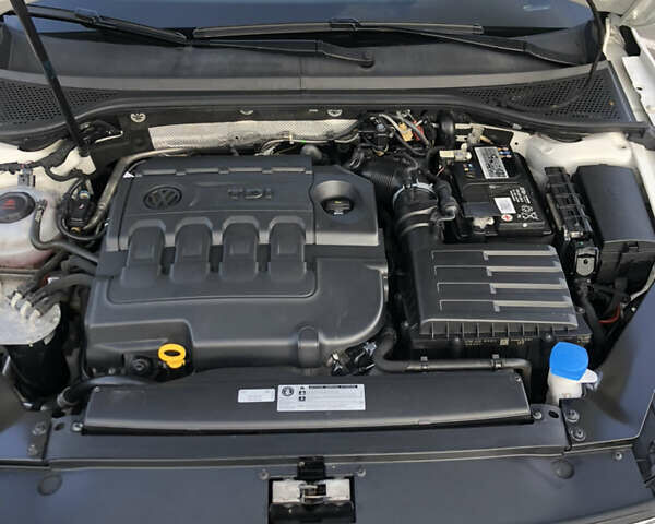 Белый Фольксваген Пассат, объемом двигателя 2 л и пробегом 212 тыс. км за 19500 $, фото 38 на Automoto.ua