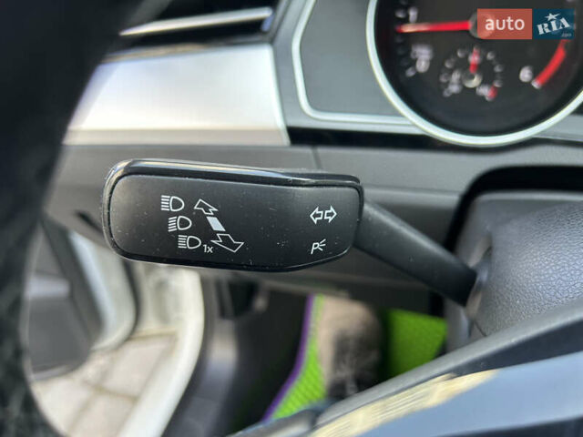 Белый Фольксваген Пассат, объемом двигателя 1.98 л и пробегом 220 тыс. км за 16800 $, фото 10 на Automoto.ua