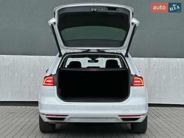 Білий Фольксваген Пассат, об'ємом двигуна 1.97 л та пробігом 239 тис. км за 19500 $, фото 90 на Automoto.ua