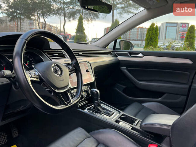 Белый Фольксваген Пассат, объемом двигателя 1.97 л и пробегом 205 тыс. км за 17500 $, фото 9 на Automoto.ua