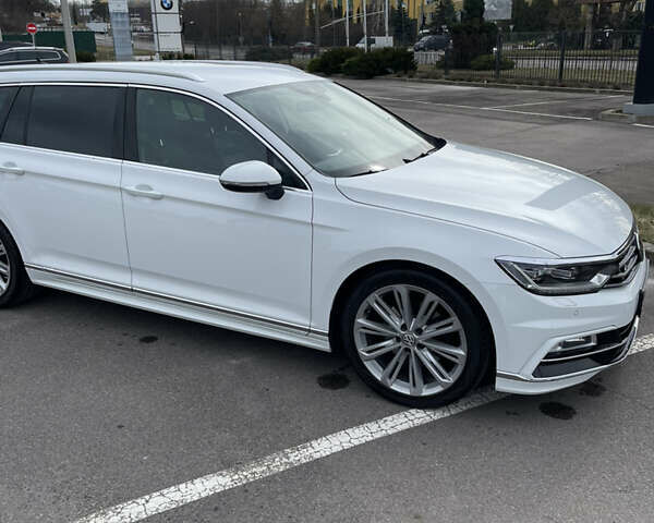 Белый Фольксваген Пассат, объемом двигателя 2 л и пробегом 212 тыс. км за 19500 $, фото 28 на Automoto.ua