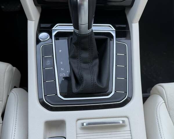 Белый Фольксваген Пассат, объемом двигателя 1.97 л и пробегом 235 тыс. км за 17500 $, фото 25 на Automoto.ua