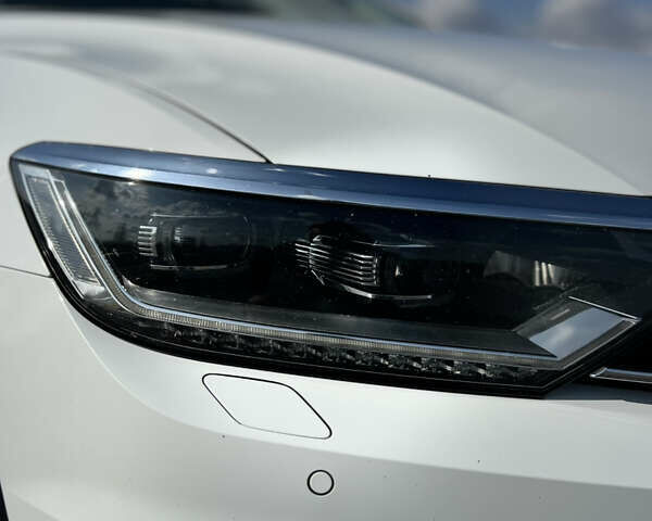 Белый Фольксваген Пассат, объемом двигателя 2 л и пробегом 205 тыс. км за 22200 $, фото 8 на Automoto.ua