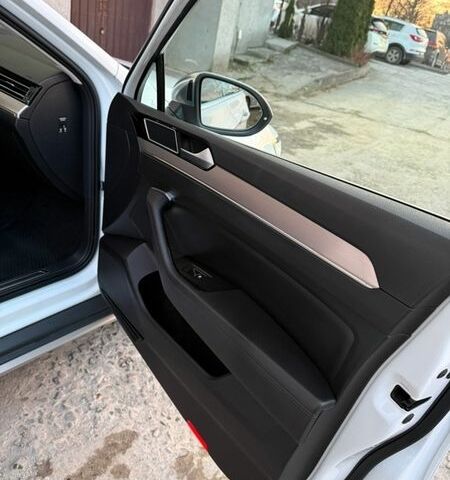 Белый Фольксваген Пассат, объемом двигателя 1.97 л и пробегом 232 тыс. км за 23000 $, фото 28 на Automoto.ua