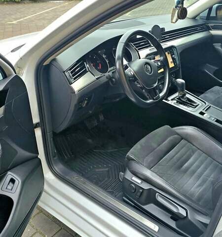 Белый Фольксваген Пассат, объемом двигателя 1.97 л и пробегом 223 тыс. км за 18290 $, фото 10 на Automoto.ua