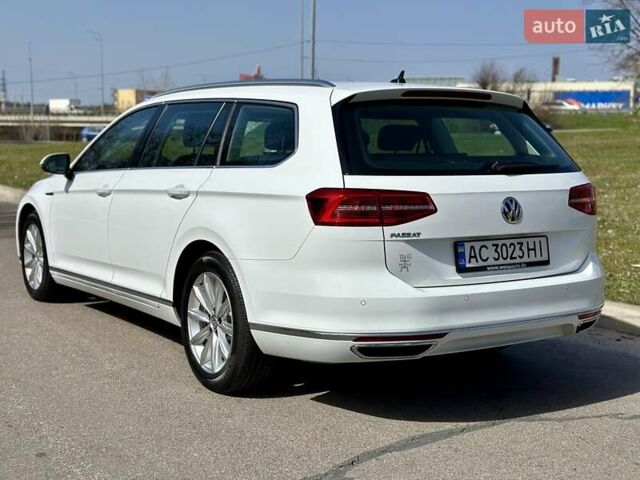 Белый Фольксваген Пассат, объемом двигателя 1.97 л и пробегом 130 тыс. км за 25950 $, фото 10 на Automoto.ua