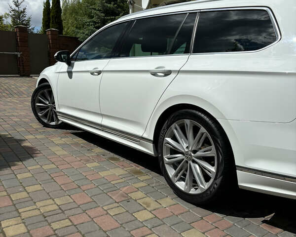 Белый Фольксваген Пассат, объемом двигателя 2 л и пробегом 212 тыс. км за 19500 $, фото 69 на Automoto.ua