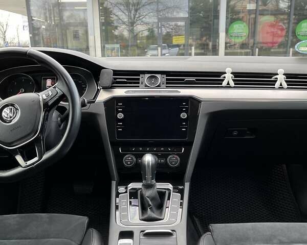 Білий Фольксваген Пассат, об'ємом двигуна 2 л та пробігом 181 тис. км за 18950 $, фото 13 на Automoto.ua