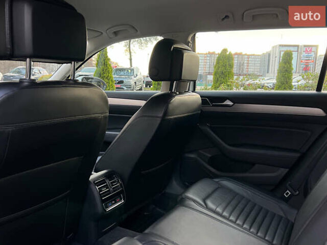 Белый Фольксваген Пассат, объемом двигателя 1.97 л и пробегом 205 тыс. км за 17500 $, фото 20 на Automoto.ua