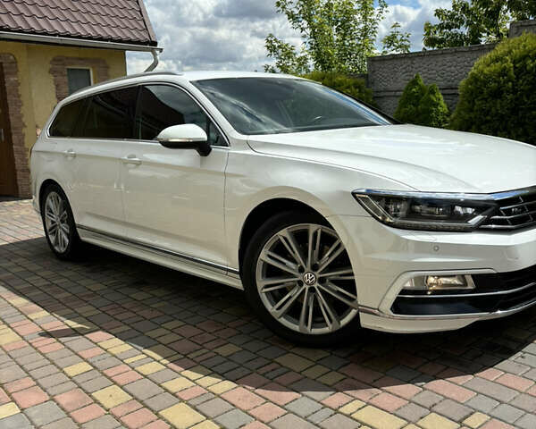 Белый Фольксваген Пассат, объемом двигателя 2 л и пробегом 212 тыс. км за 19500 $, фото 68 на Automoto.ua