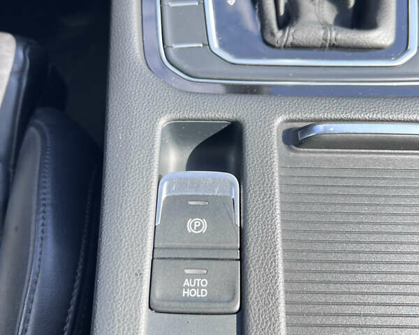 Белый Фольксваген Пассат, объемом двигателя 2 л и пробегом 205 тыс. км за 22200 $, фото 24 на Automoto.ua