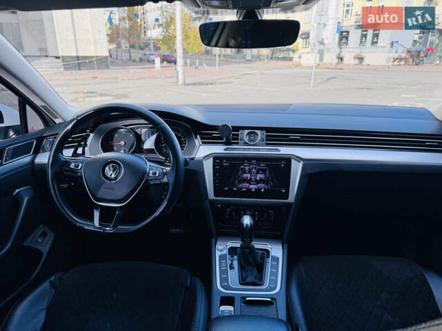 Белый Фольксваген Пассат, объемом двигателя 1.97 л и пробегом 275 тыс. км за 16499 $, фото 34 на Automoto.ua