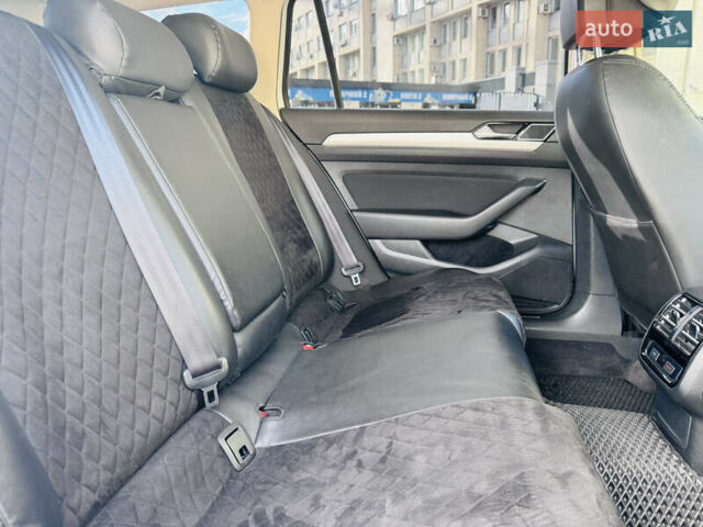 Белый Фольксваген Пассат, объемом двигателя 1.97 л и пробегом 275 тыс. км за 16499 $, фото 40 на Automoto.ua