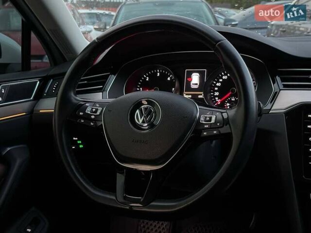 Белый Фольксваген Пассат, объемом двигателя 1.97 л и пробегом 180 тыс. км за 21000 $, фото 20 на Automoto.ua