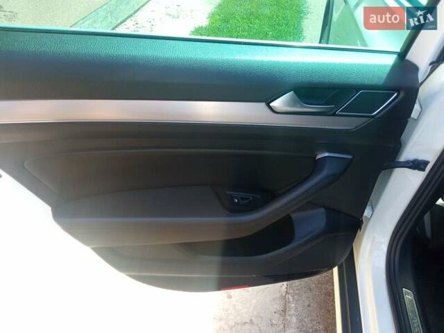 Белый Фольксваген Пассат, объемом двигателя 1.97 л и пробегом 170 тыс. км за 23000 $, фото 11 на Automoto.ua