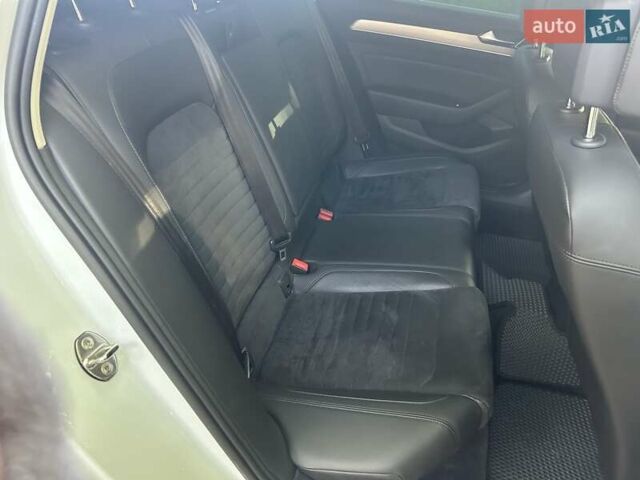 Белый Фольксваген Пассат, объемом двигателя 1.97 л и пробегом 194 тыс. км за 20600 $, фото 24 на Automoto.ua