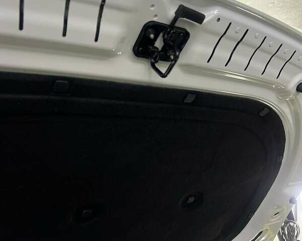 Белый Фольксваген Пассат, объемом двигателя 1.97 л и пробегом 260 тыс. км за 21000 $, фото 16 на Automoto.ua