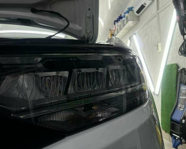 Белый Фольксваген Пассат, объемом двигателя 1.97 л и пробегом 260 тыс. км за 21000 $, фото 6 на Automoto.ua