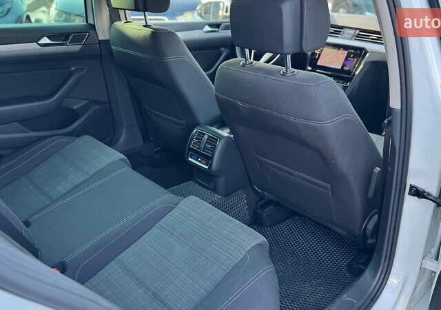 Білий Фольксваген Пассат, об'ємом двигуна 1.97 л та пробігом 201 тис. км за 23000 $, фото 12 на Automoto.ua