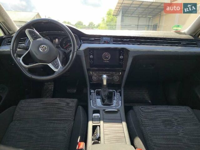 Белый Фольксваген Пассат, объемом двигателя 1.98 л и пробегом 212 тыс. км за 19300 $, фото 16 на Automoto.ua