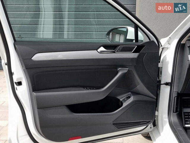 Белый Фольксваген Пассат, объемом двигателя 2 л и пробегом 225 тыс. км за 17800 $, фото 40 на Automoto.ua