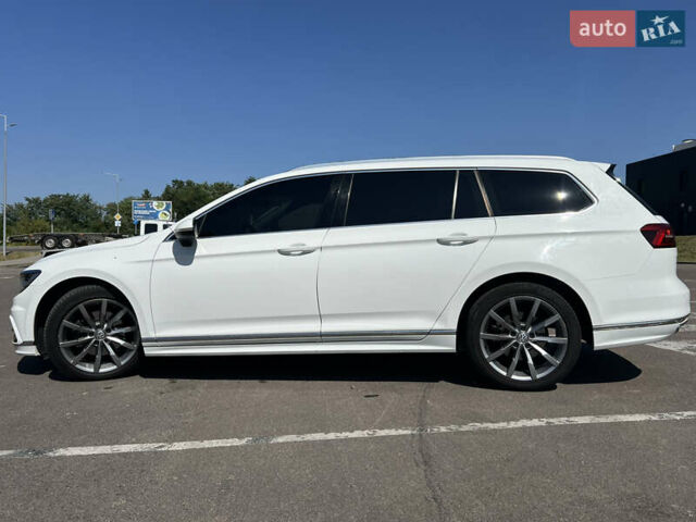 Белый Фольксваген Пассат, объемом двигателя 1.97 л и пробегом 180 тыс. км за 23199 $, фото 17 на Automoto.ua