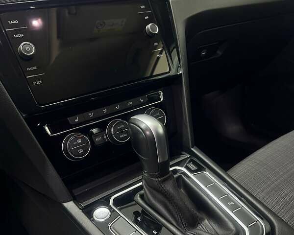 Белый Фольксваген Пассат, объемом двигателя 1.97 л и пробегом 260 тыс. км за 21000 $, фото 17 на Automoto.ua