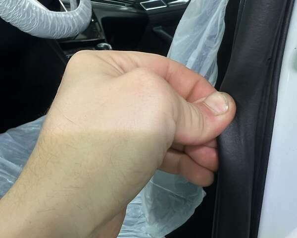 Белый Фольксваген Пассат, объемом двигателя 1.97 л и пробегом 260 тыс. км за 21000 $, фото 24 на Automoto.ua