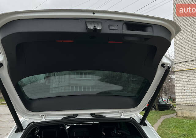 Белый Фольксваген Пассат, объемом двигателя 1.97 л и пробегом 193 тыс. км за 24300 $, фото 16 на Automoto.ua