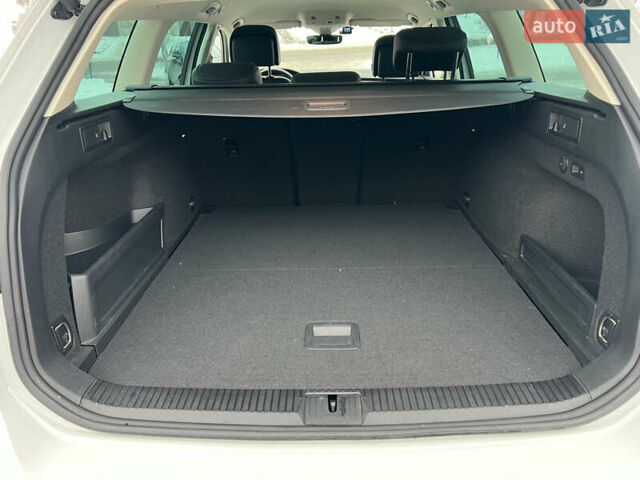 Белый Фольксваген Пассат, объемом двигателя 1.97 л и пробегом 180 тыс. км за 23199 $, фото 28 на Automoto.ua