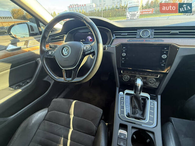 Білий Фольксваген Пассат, об'ємом двигуна 1.8 л та пробігом 179 тис. км за 18800 $, фото 34 на Automoto.ua