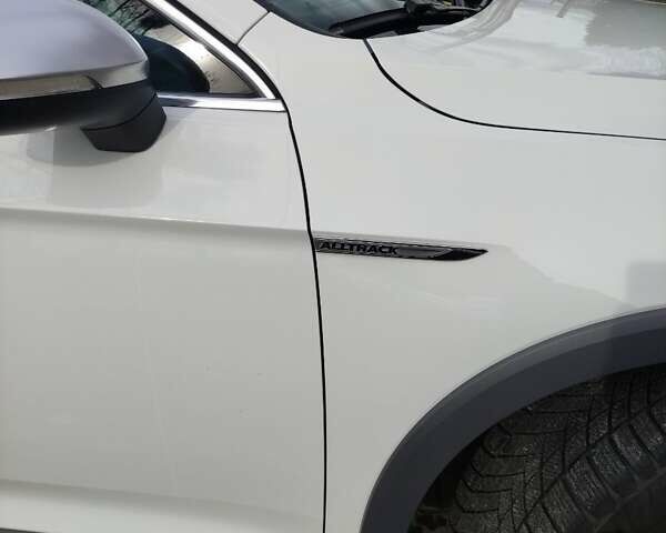 Белый Фольксваген Пассат, объемом двигателя 1.97 л и пробегом 193 тыс. км за 22999 $, фото 8 на Automoto.ua