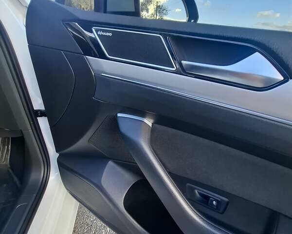 Білий Фольксваген Пассат, об'ємом двигуна 1.97 л та пробігом 199 тис. км за 21500 $, фото 15 на Automoto.ua