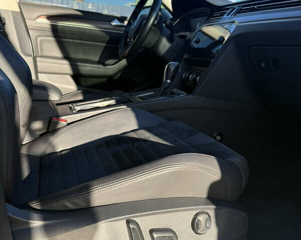 Білий Фольксваген Пассат, об'ємом двигуна 1.8 л та пробігом 179 тис. км за 18800 $, фото 22 на Automoto.ua